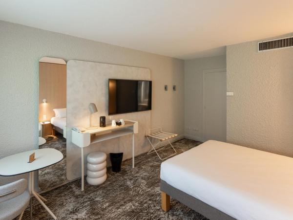 Novotel Macon Nord Autoroute du Soleil : photo 6 de la chambre chambre double supérieure avec canapé