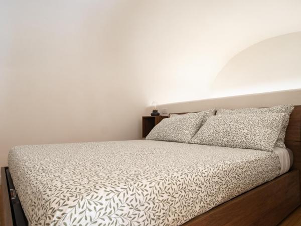 Santo Stefano Loft : photo 7 de la chambre appartement loft 1 chambre avec balcon