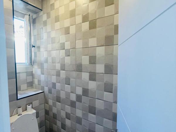 Suites Larios : photo 5 de la chambre chambre double standard avec salle de bains commune