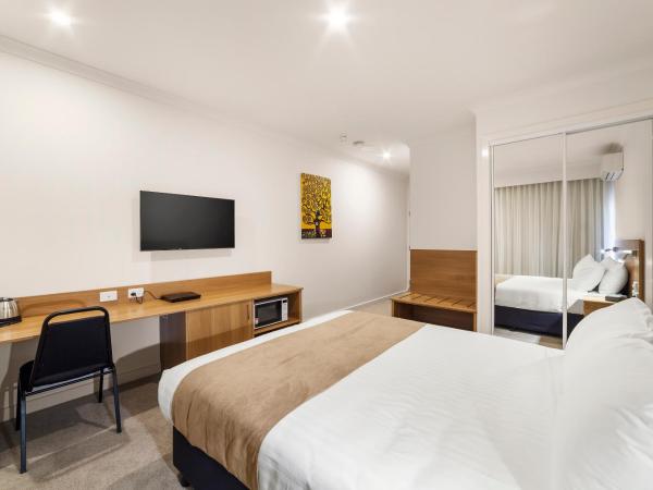 Ciloms Airport Lodge : photo 6 de la chambre chambre exécutive lit queen-size