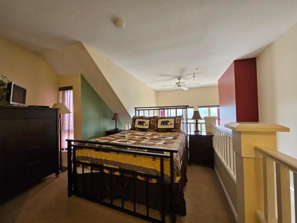 Borgata Lodge Resort : photo 10 de la chambre one-bedroom loft apartment with one queen bed