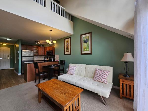 Borgata Lodge Resort : photo 6 de la chambre one-bedroom loft apartment with one queen bed