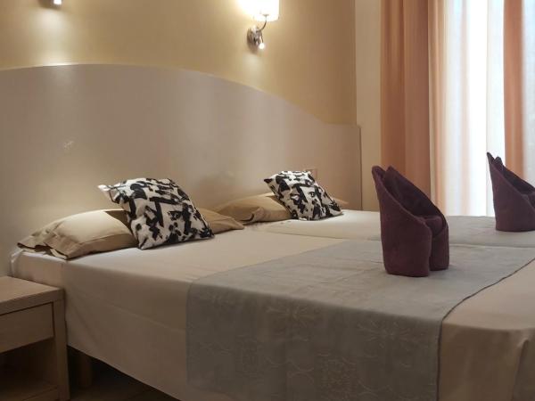 Hotel Bonsol : photo 1 de la chambre chambre lits jumeaux avec terrasse