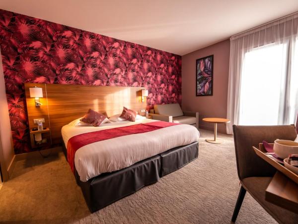 Brit Hotel Eden SPA Honfleur : photo 2 de la chambre chambre triple