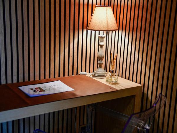 Le Mas Des Aigras - Hôtel de Charme en Provence : photo 6 de la chambre suite junior