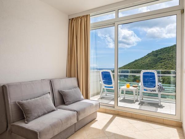 Hotel Hedera - Maslinica Hotels & Resorts : photo 6 de la chambre chambre double avec balcon - vue sur mer