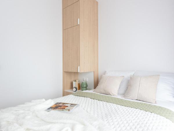 Noli Mokotow - Modern Scandinavian Style close to the Airport & easy access to city center : photo 4 de la chambre medium-studio