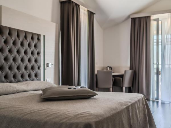 Hotel Europa : photo 2 de la chambre deluxe family room with sea view and beach package