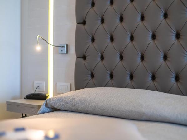 Hotel Europa : photo 5 de la chambre deluxe family room with sea view and beach package