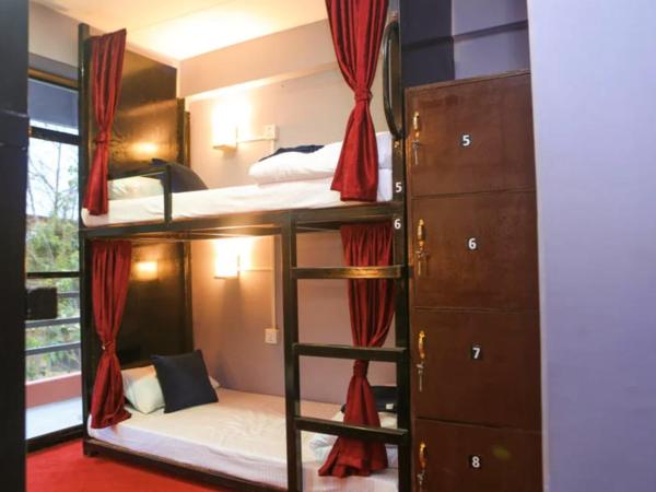 Paila Hostel Lakeside : photo 2 de la chambre dortoir pour femmes de 6 lits