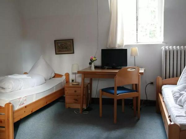 Haus Annaberg : photo 5 de la chambre chambre lits jumeaux avec salle de bains commune