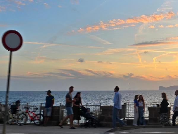 Alghero in bicicletta : photo 2 de la chambre chambre lits jumeaux avec salle de bains privative séparée