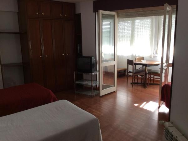 Hostal Liebana : photo 3 de la chambre chambre familiale