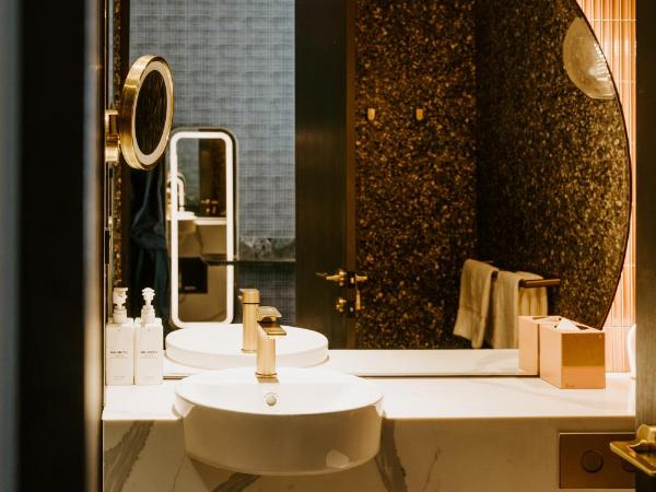 The Motley Hotel : photo 2 de la chambre chambre lit king-size