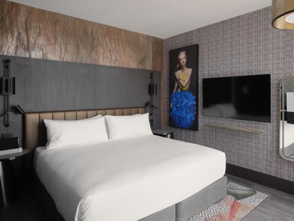 The Motley Hotel : photo 4 de la chambre chambre lit king-size accessible aux personnes à mobilité réduite