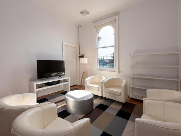 Private Unit in Heritage Building in Fitzroy North : photo 5 de la chambre appartement