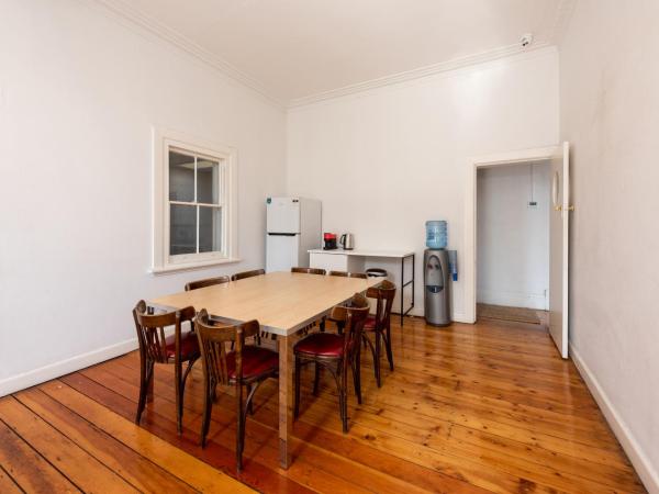 Private Unit in Heritage Building in Fitzroy North : photo 7 de la chambre appartement