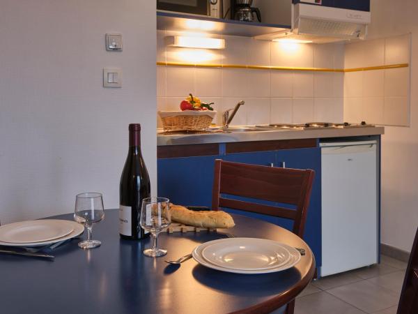 Zenitude Hôtel-Résidences Carcassonne : photo 1 de la chambre appartement 1 chambre - lit double