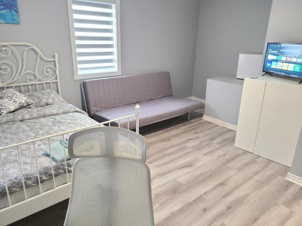 Cloud Bnb Downtown Ottawa : photo 9 de la chambre chambre lit queen-size