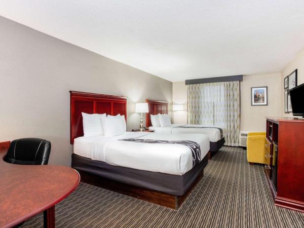 La Quinta by Wyndham Indianapolis South : photo 1 de la chambre chambre deluxe avec 2 lits queen-size