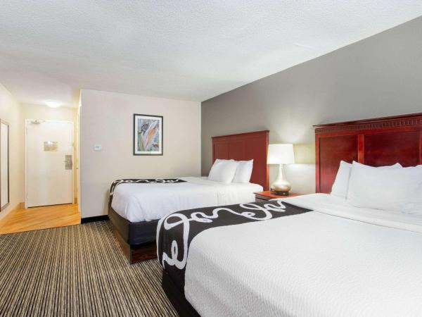 La Quinta by Wyndham Indianapolis South : photo 1 de la chambre suite avec 2 lits queen-size - non-fumeurs