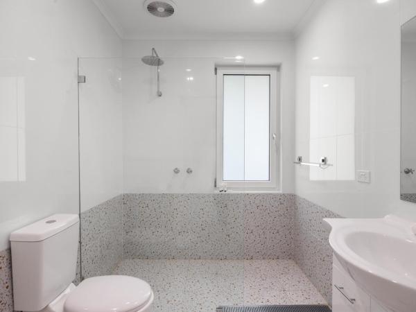 Best Western Adelaide Airport - Formerly Parador Inn : photo 5 de la chambre appartement avec terrasse