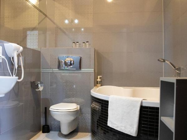 New Adler Bed & Breakfast : photo 4 de la chambre chambre quadruple avec salle de bains privative