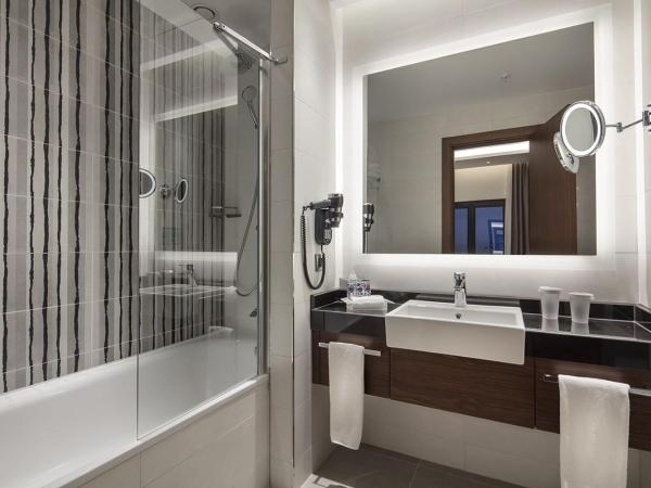 Holiday Inn Istanbul - Tuzla Bay, an IHG Hotel : photo 3 de la chambre suite lit king-size - non-fumeurs - vue sur mer