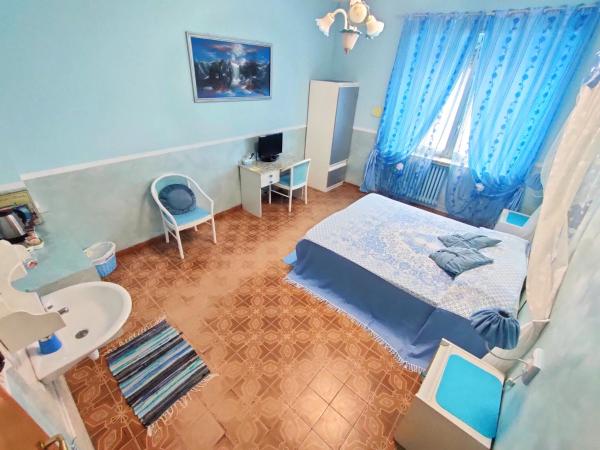 Hotel Serenella : photo 4 de la chambre chambre double ou lits jumeaux avec salle de bains externe