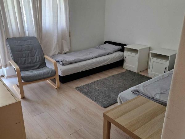 Mikes House 53 : photo 1 de la chambre chambre lits jumeaux avec balcon