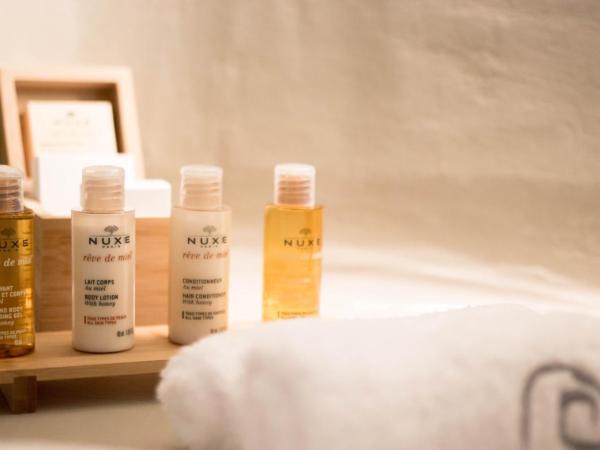 Mykonos Bay Resort & Villas : photo 7 de la chambre chambre lit king-size supérieure