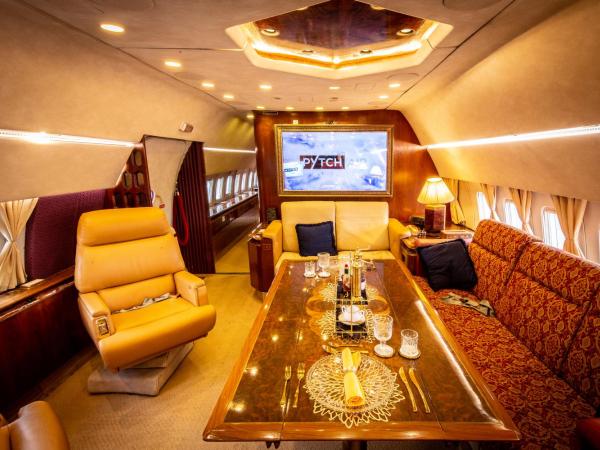 Boeing 727 Airliner Private Jet : photo 7 de la chambre villa