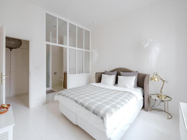 Old Town Boutique Residence : photo 1 de la chambre chambre double - vue sur jardin