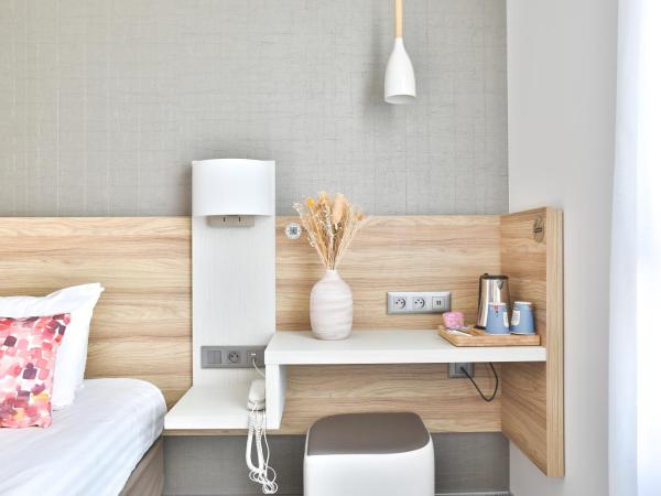 Kyriad Pontarlier : photo 4 de la chambre chambre lits jumeaux standard