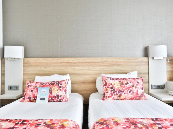 Kyriad Pontarlier : photo 2 de la chambre chambre lits jumeaux standard