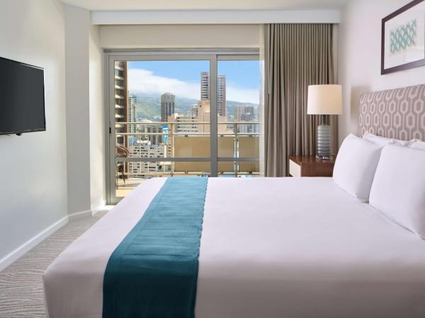 Ilikai Hotel & Luxury Suites : photo 2 de la chambre hébergement 2 chambres de luxe avec cuisine - vue sur ville