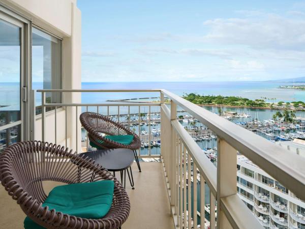 Ilikai Hotel & Luxury Suites : photo 7 de la chambre hébergement de luxe 2 chambres avec cuisine - vue sur océan