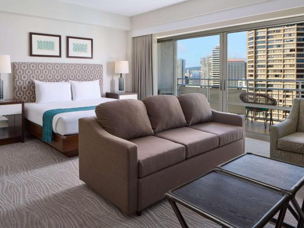 Ilikai Hotel & Luxury Suites : photo 1 de la chambre suite junior de luxe avec cuisine - vue sur ville