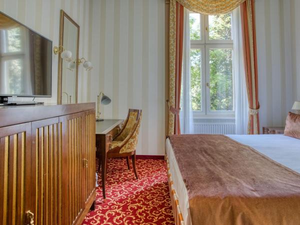 Ensana Grand Margaret Island : photo 7 de la chambre chambre double deluxe avec accès au centre de bien-Être et à la salle de sport