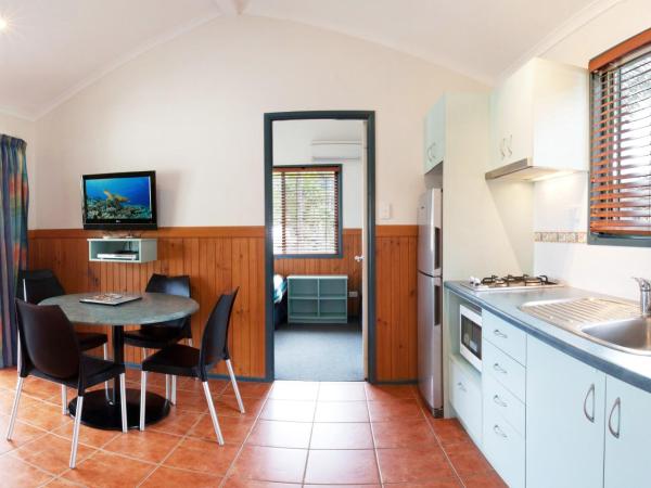 Cairns Crystal Cascades Holiday Park : photo 3 de la chambre superior family villa - cascades