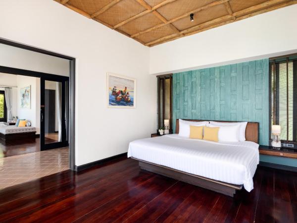 SAii Phi Phi Island Village : photo 5 de la chambre villa avec piscine - côté colline - vue sur océan