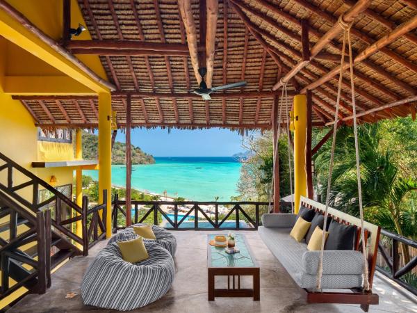 SAii Phi Phi Island Village : photo 3 de la chambre villa 2 chambres avec piscine - côté colline - vue sur océan