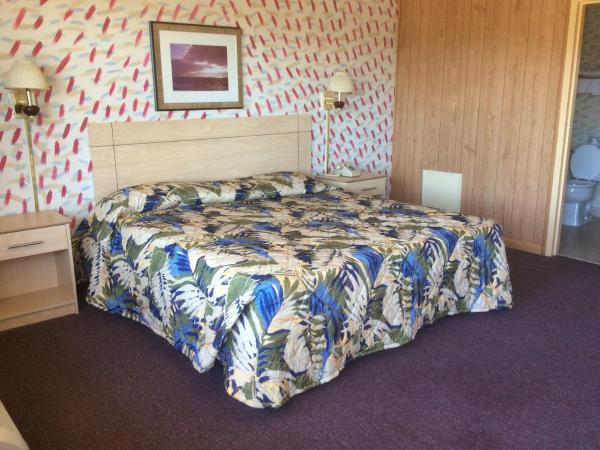 MacThrift Motor Inn : photo 4 de la chambre chambre lit king-size
