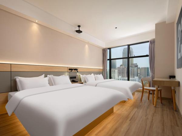 利兹高空影音酒店 : photo 2 de la chambre chambre lits jumeaux avec vue