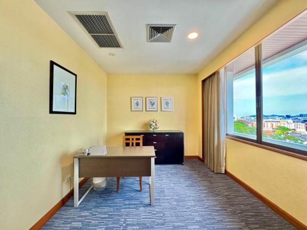 Phuket Merlin Hotel : photo 4 de la chambre suite exécutive