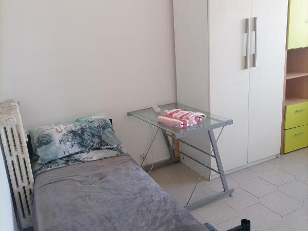 A 2 passi dal centro tram a transita per tutto torino Camera condivisa centrale : photo 3 de la chambre chambre lits jumeaux