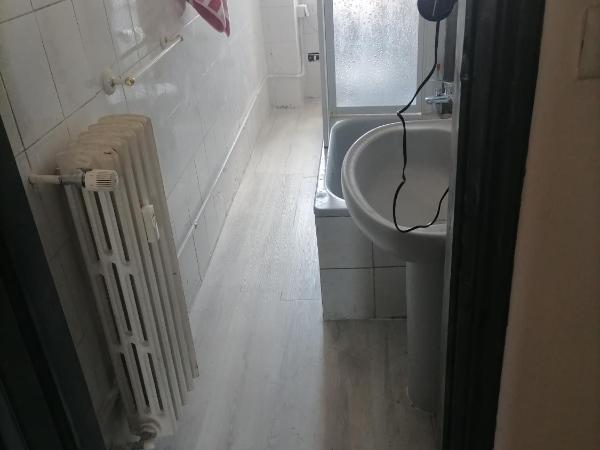 A 2 passi dal centro tram a transita per tutto torino Camera condivisa centrale : photo 6 de la chambre chambre lits jumeaux