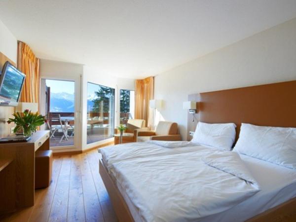 Hotel Helvetia Intergolf : photo 1 de la chambre chambre double supérieure avec balcon et vue sur la montagne