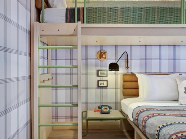 Moxy Banff : photo 6 de la chambre suite lit king-size