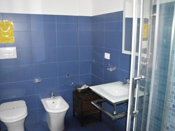 B&B Acquamarina : photo 8 de la chambre chambre double deluxe avec balcon